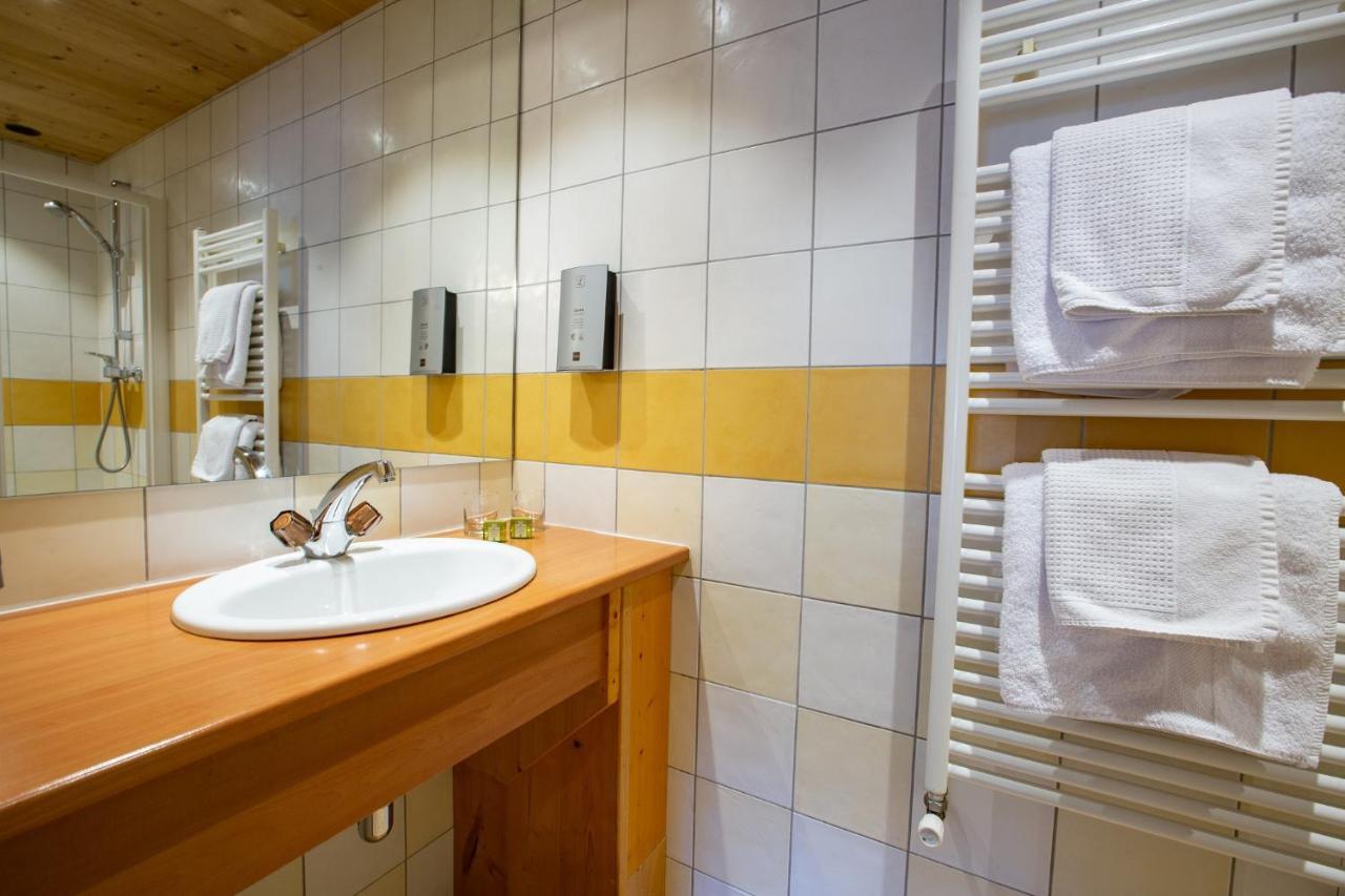 Hotel Les Bruyeres Morzine Bagian luar foto