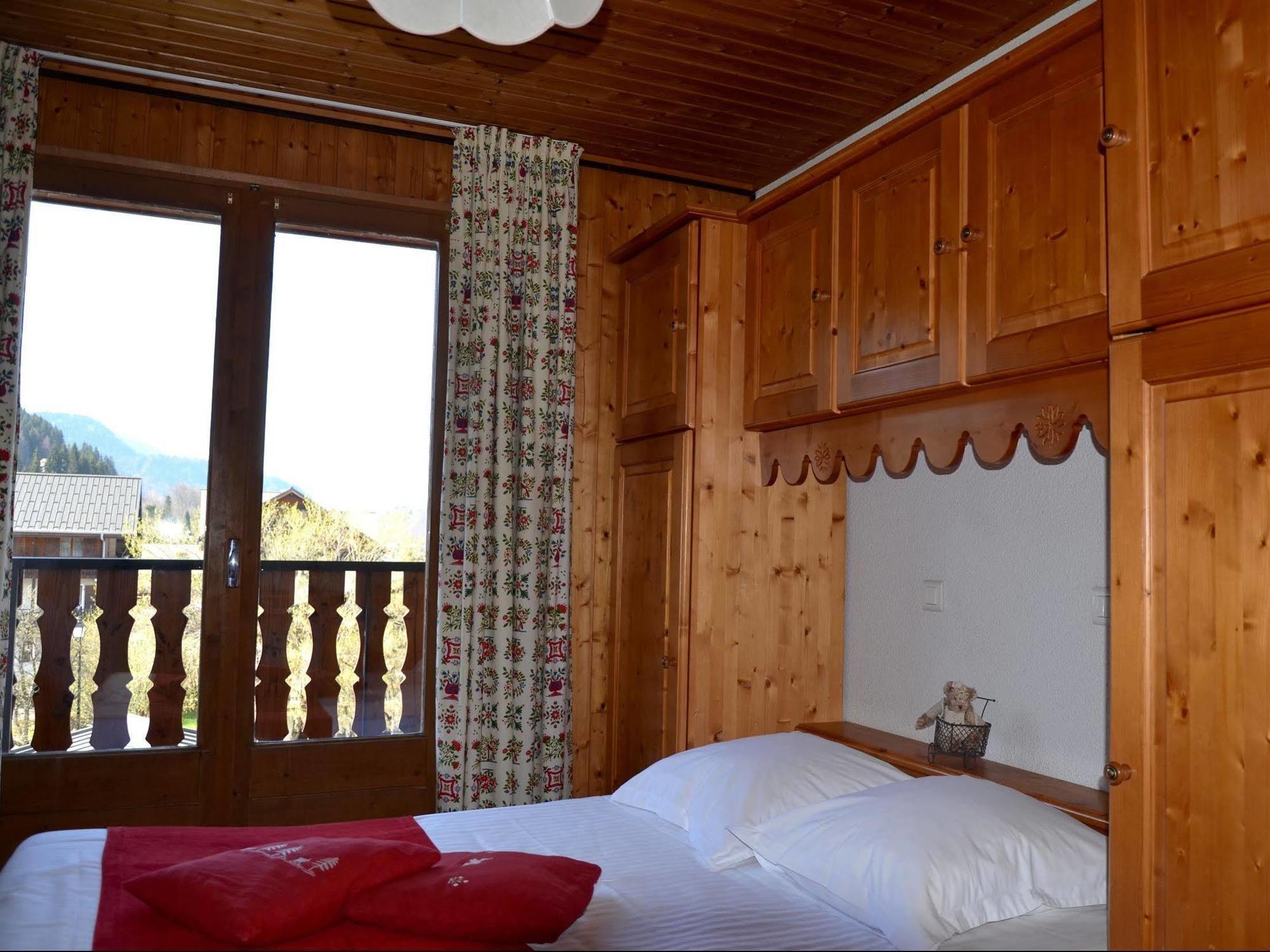 Hotel Les Bruyeres Morzine Bagian luar foto