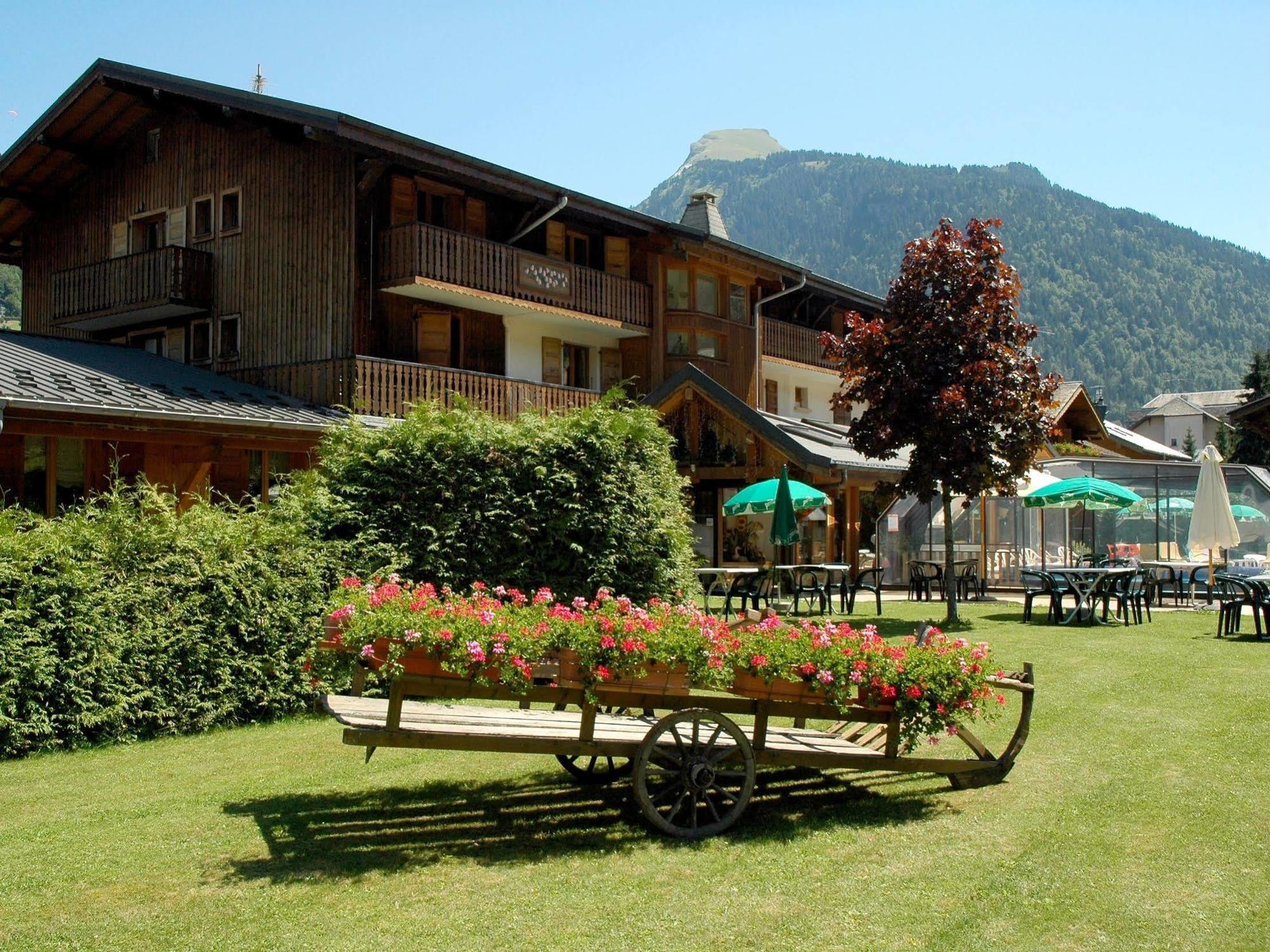 Hotel Les Bruyeres Morzine Bagian luar foto
