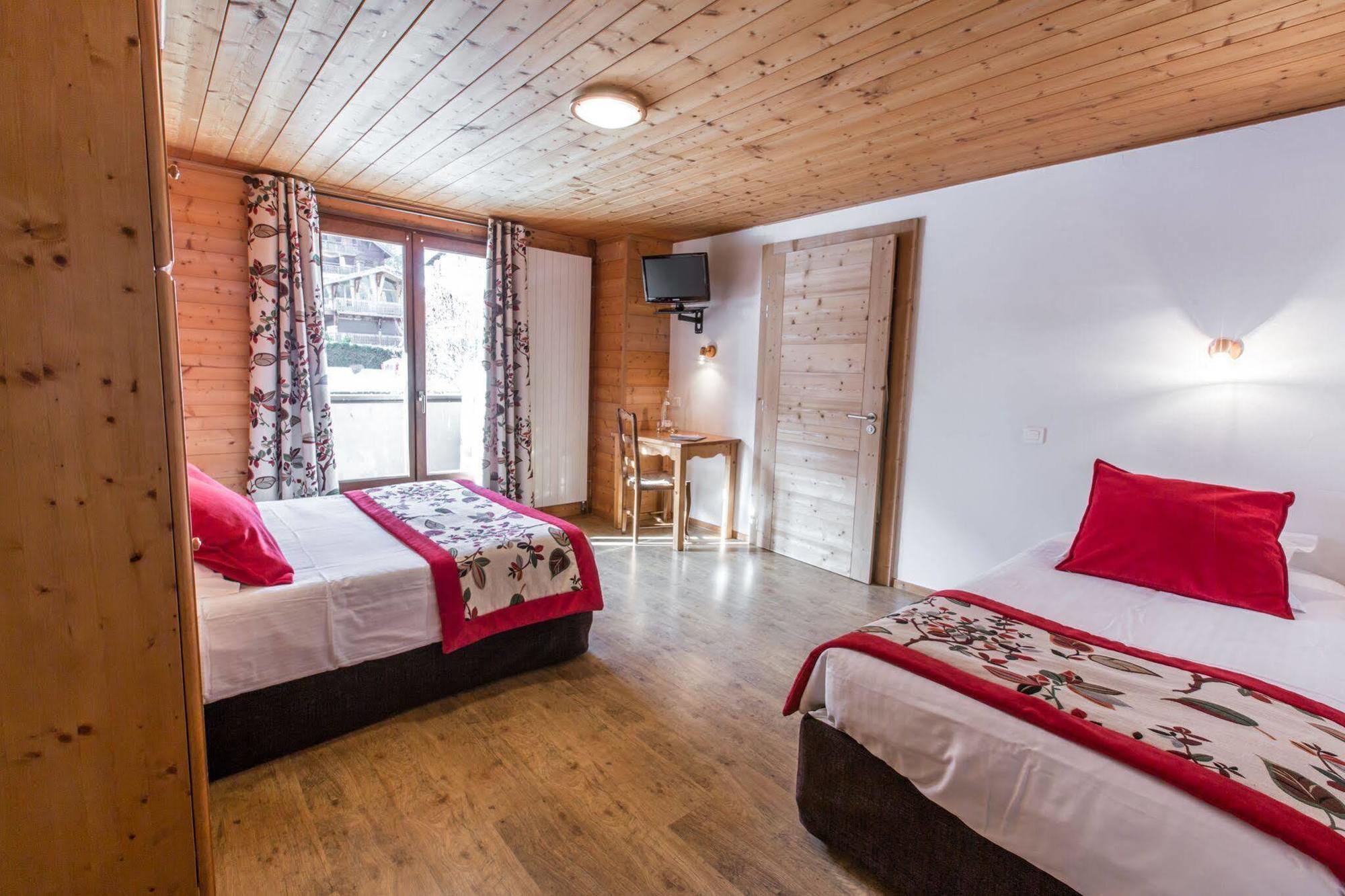 Hotel Les Bruyeres Morzine Bagian luar foto