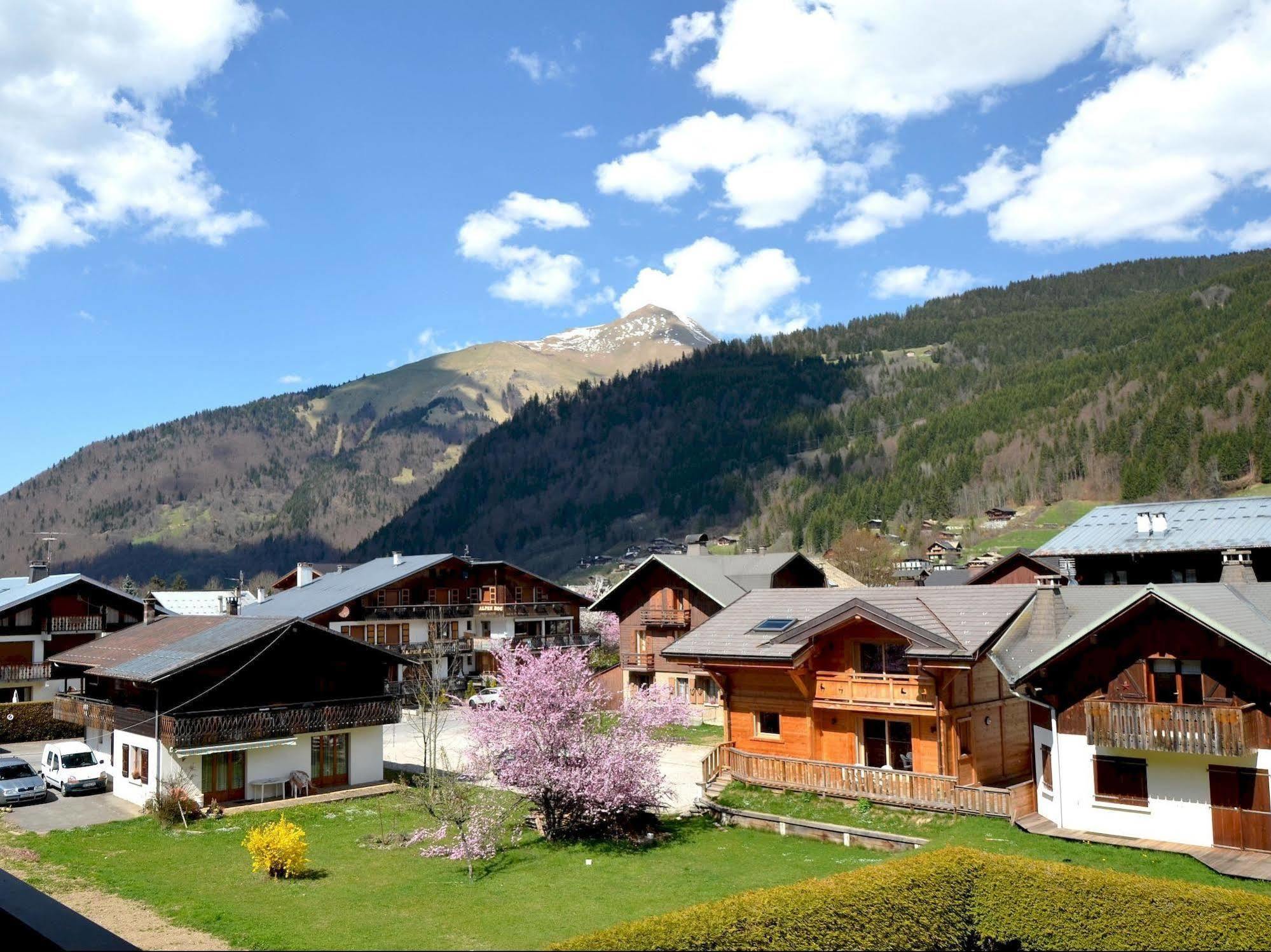 Hotel Les Bruyeres Morzine Bagian luar foto