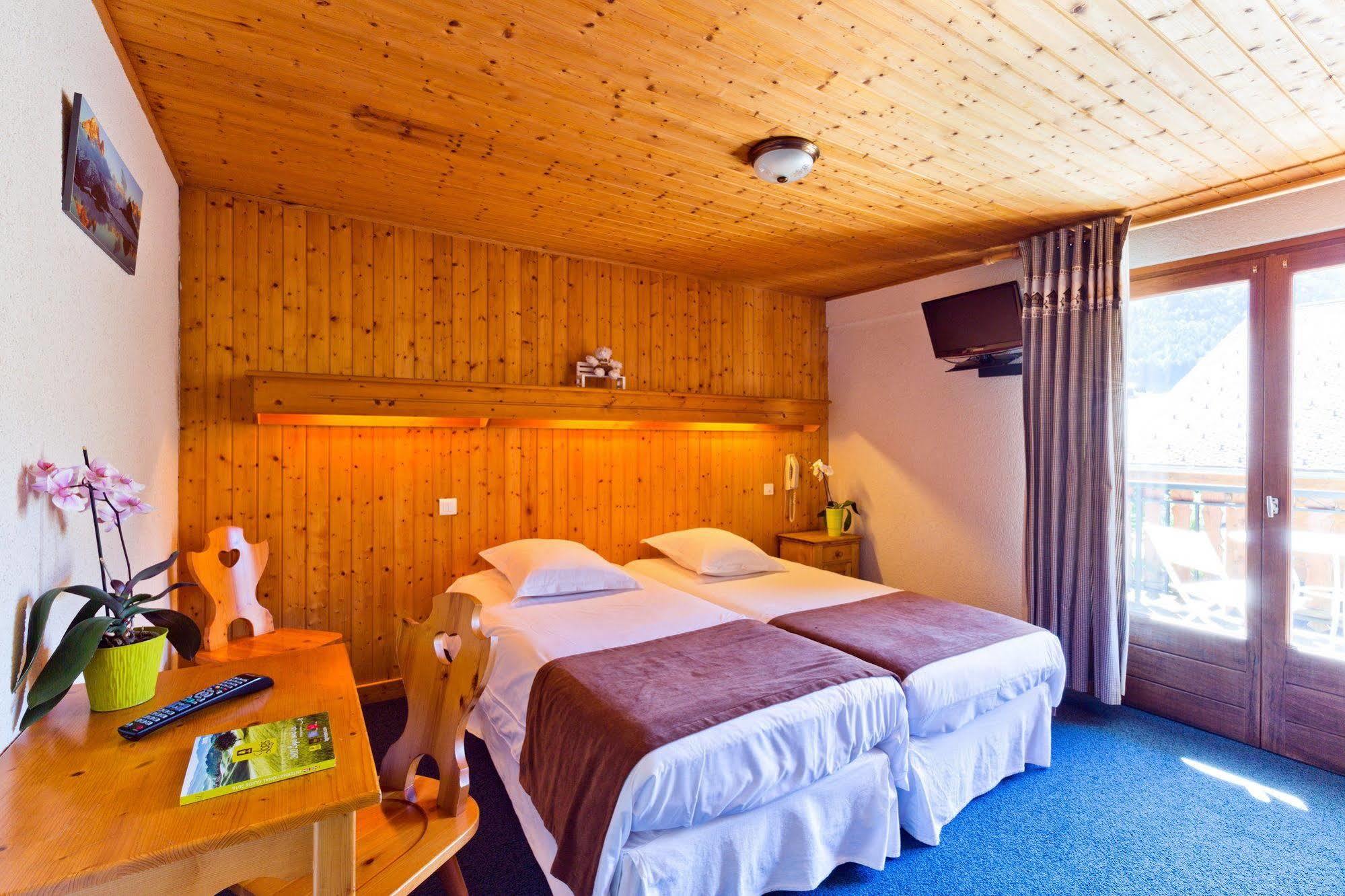 Hotel Les Bruyeres Morzine Bagian luar foto